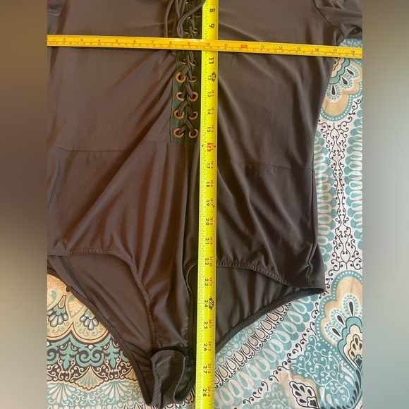 Caren sport women’s green army Long Sleeve Bodysuit with Lace Up Front size 1XL - Picture 10 of 10